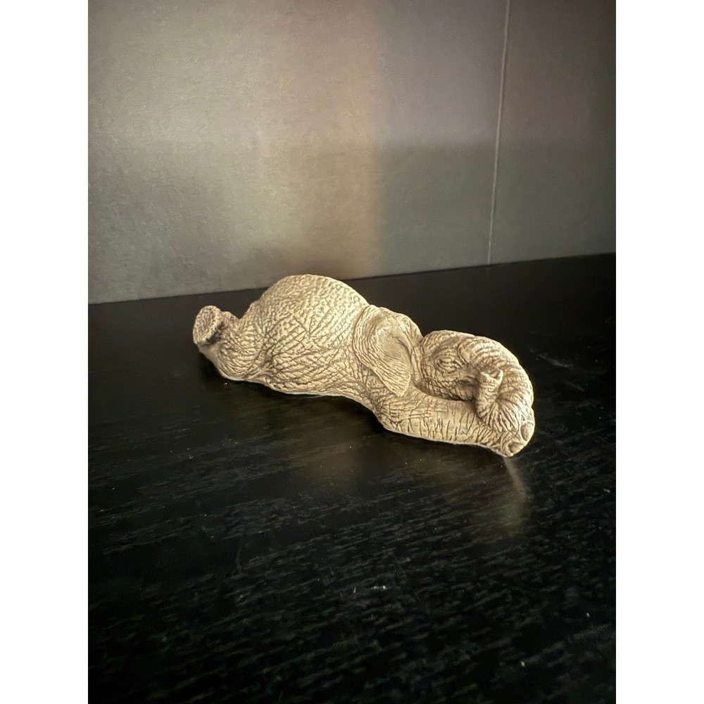 "Siesta" elephant figurine